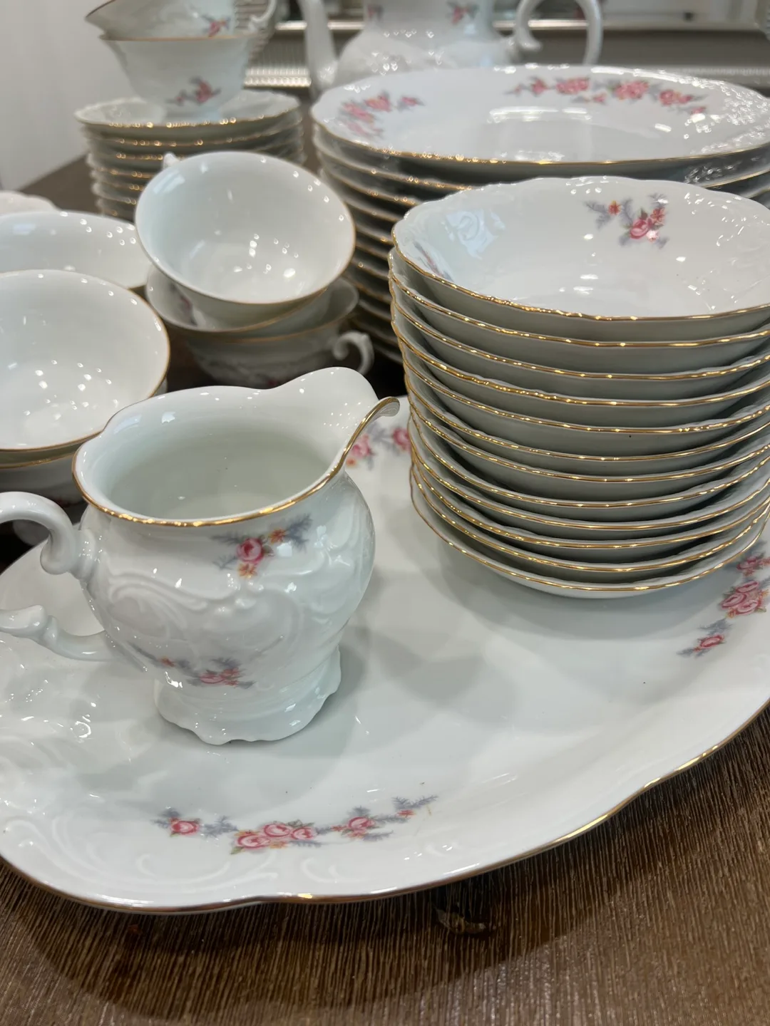 Vintage China Set with Floral Design image indicator(6)