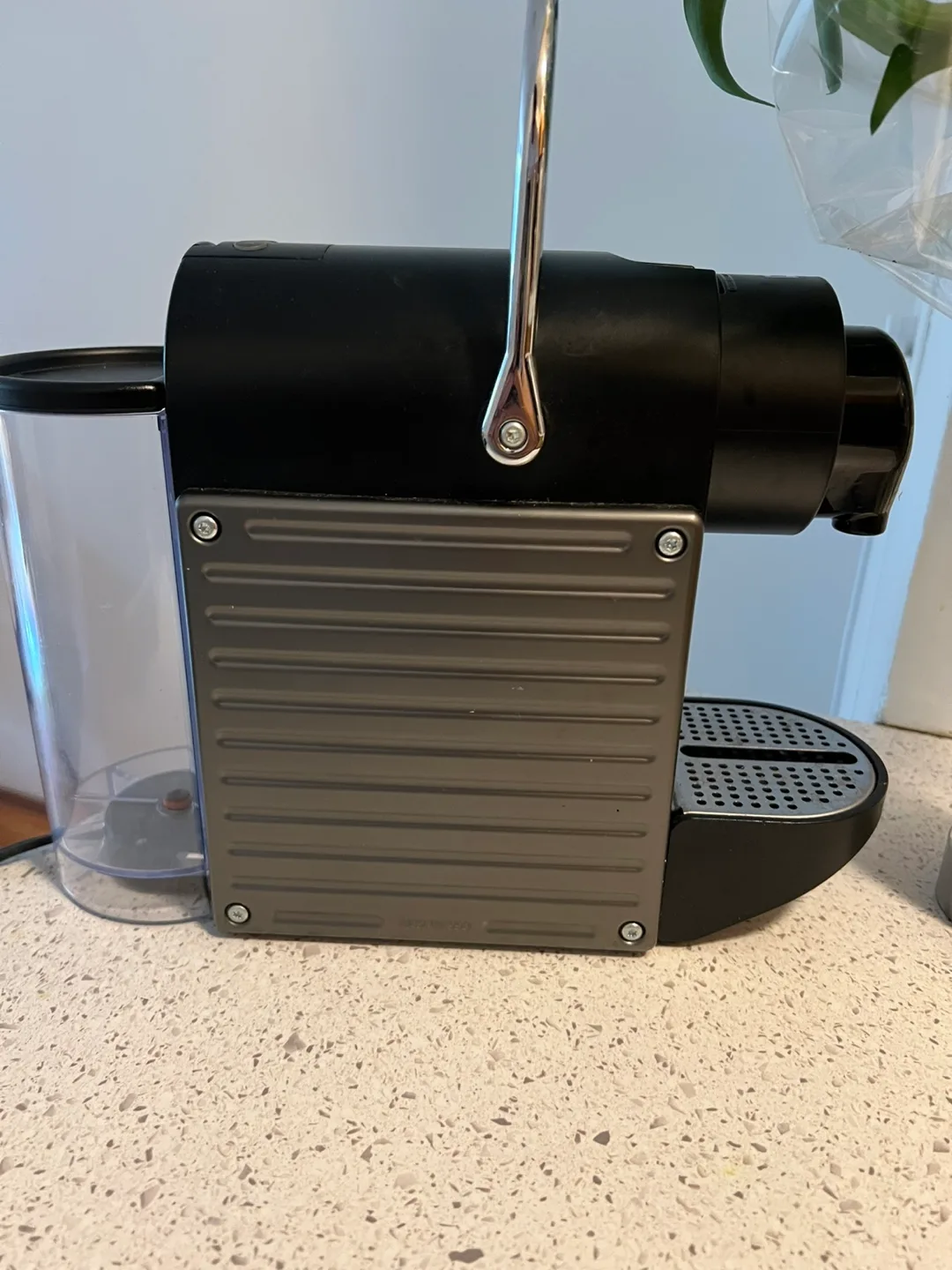 Nespresso Essenza Mini Coffee Maker image indicator(2)