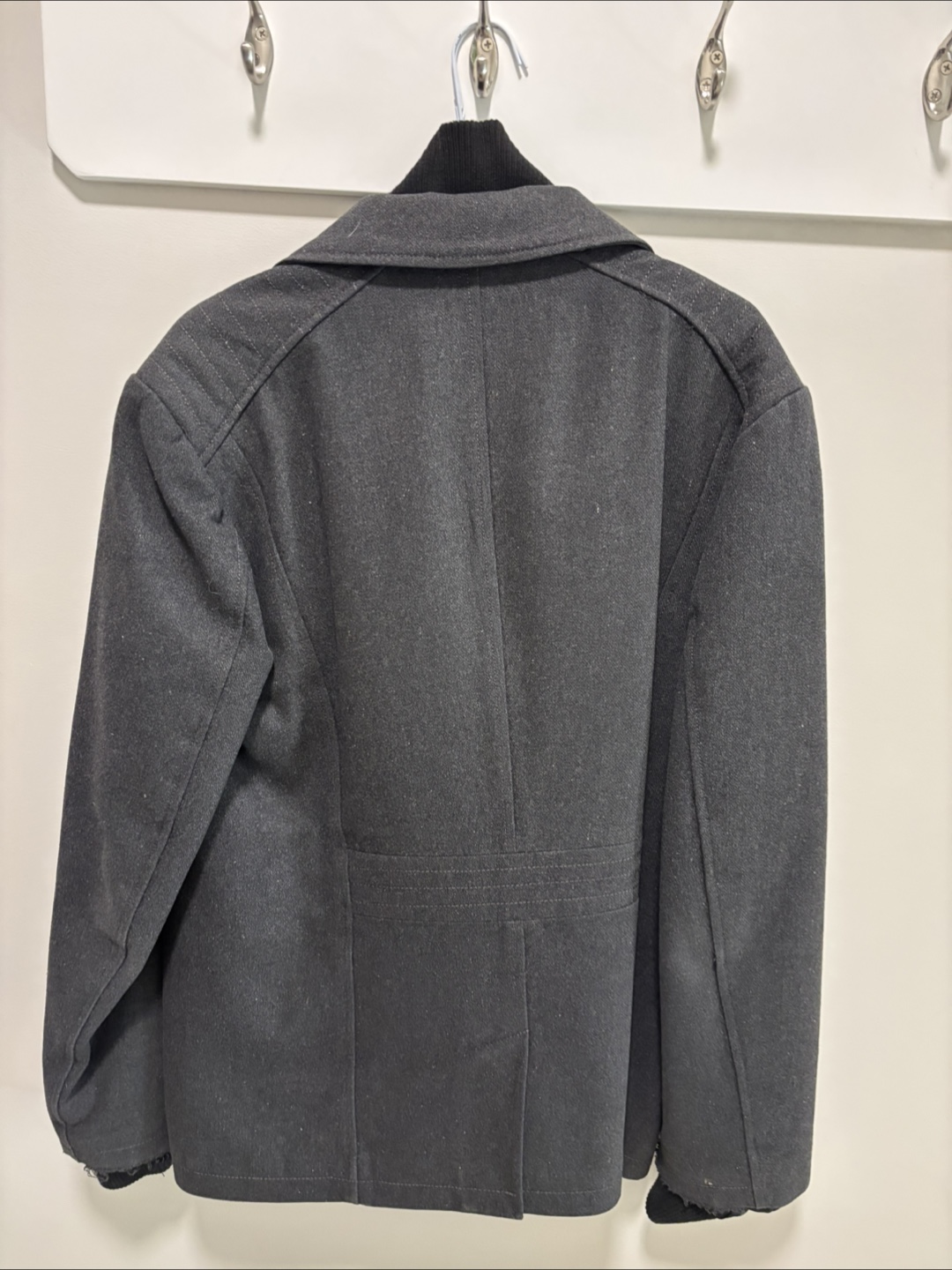 Guess Men’s Winter Dress Jacket For Sale - photo 4