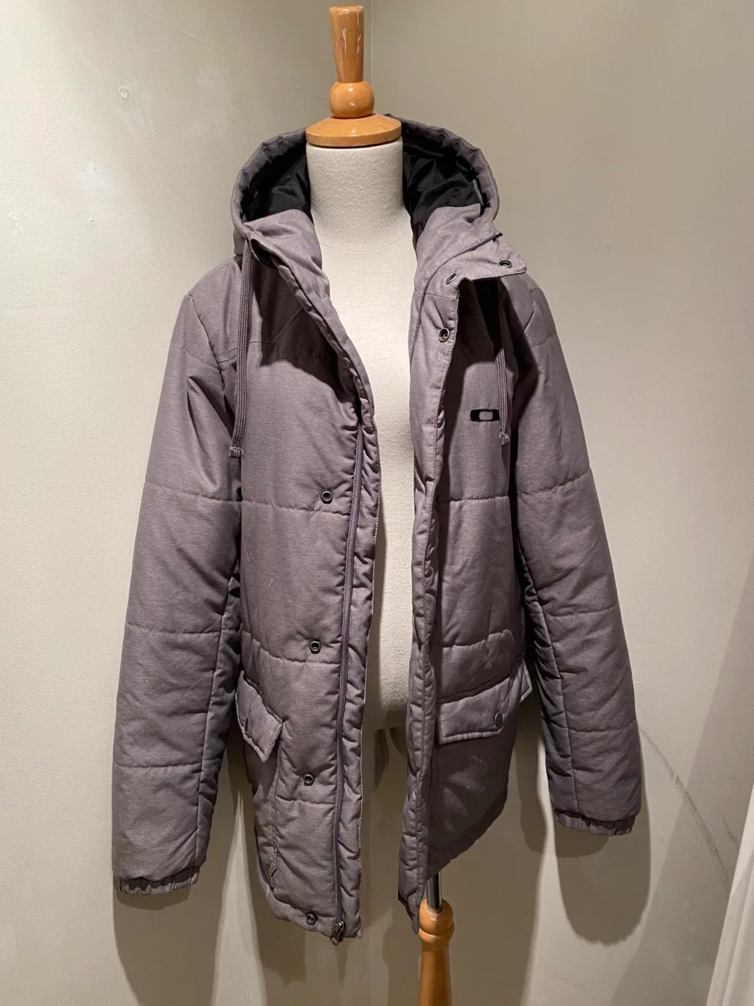 ⭐️BRAND NEW Men’s Oakley grey jacket⭐️ image indicator(3)