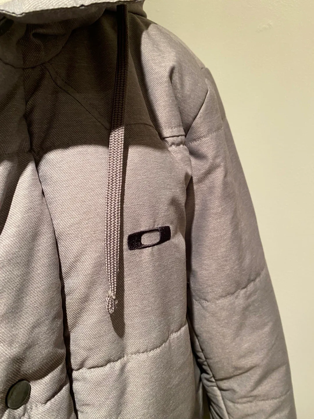 ⭐️BRAND NEW Men’s Oakley grey jacket⭐️ image indicator(4)