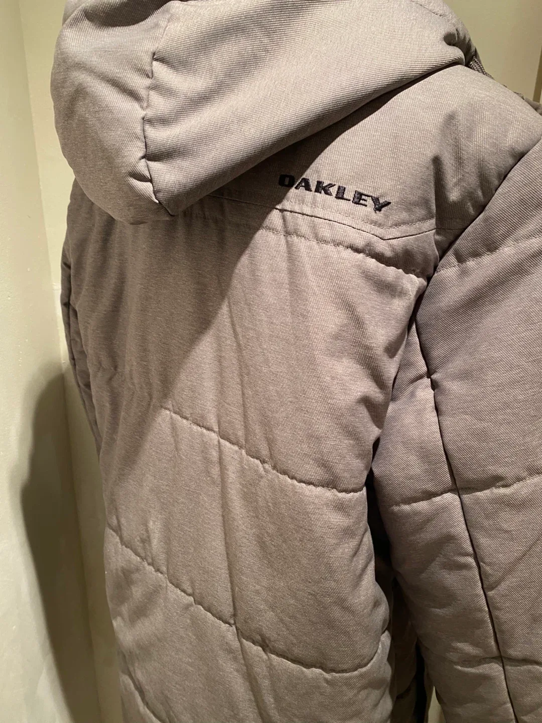 ⭐️BRAND NEW Men’s Oakley grey jacket⭐️ image indicator(5)