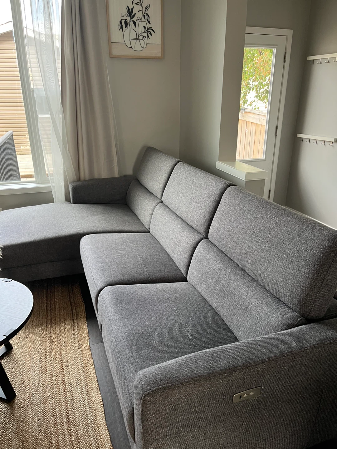 🔥🔥Moving out Sale - Sectional sofa with recliner feature 🥕 - photo 3