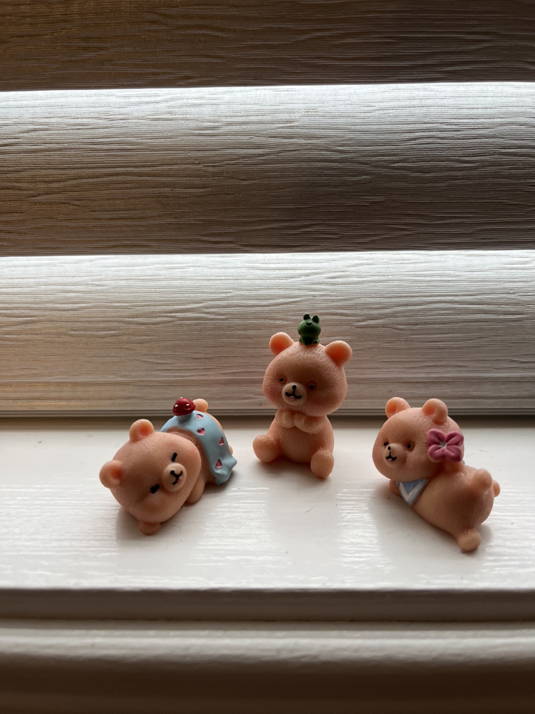 Assorted Decorative Figurines - photo 3