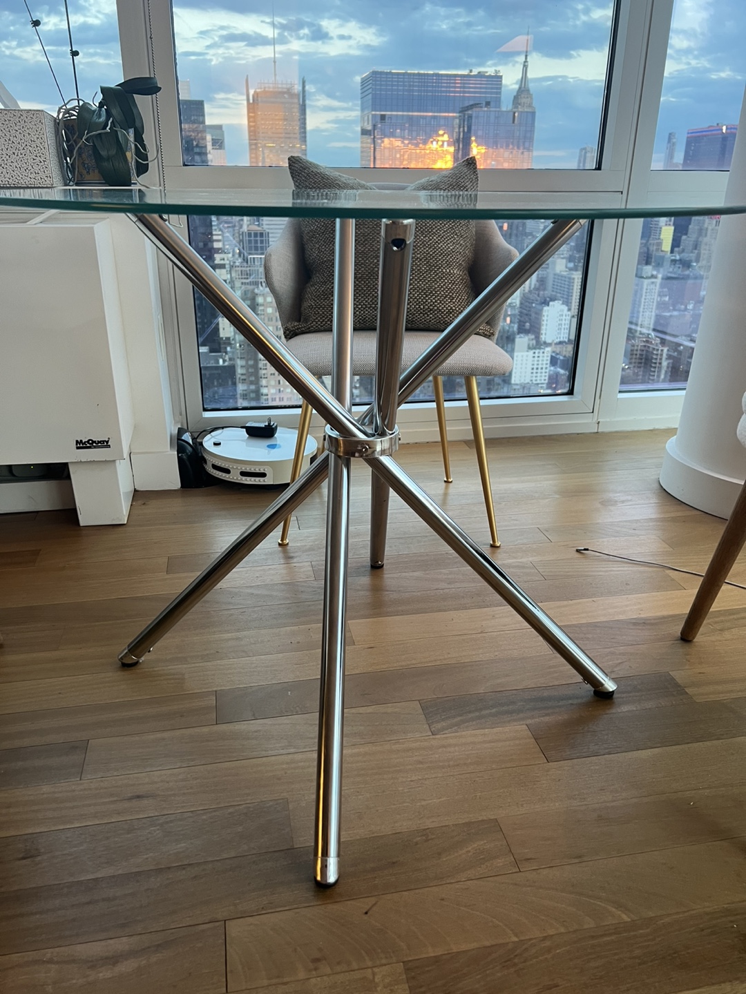 Round Clear Glass Dining Table
