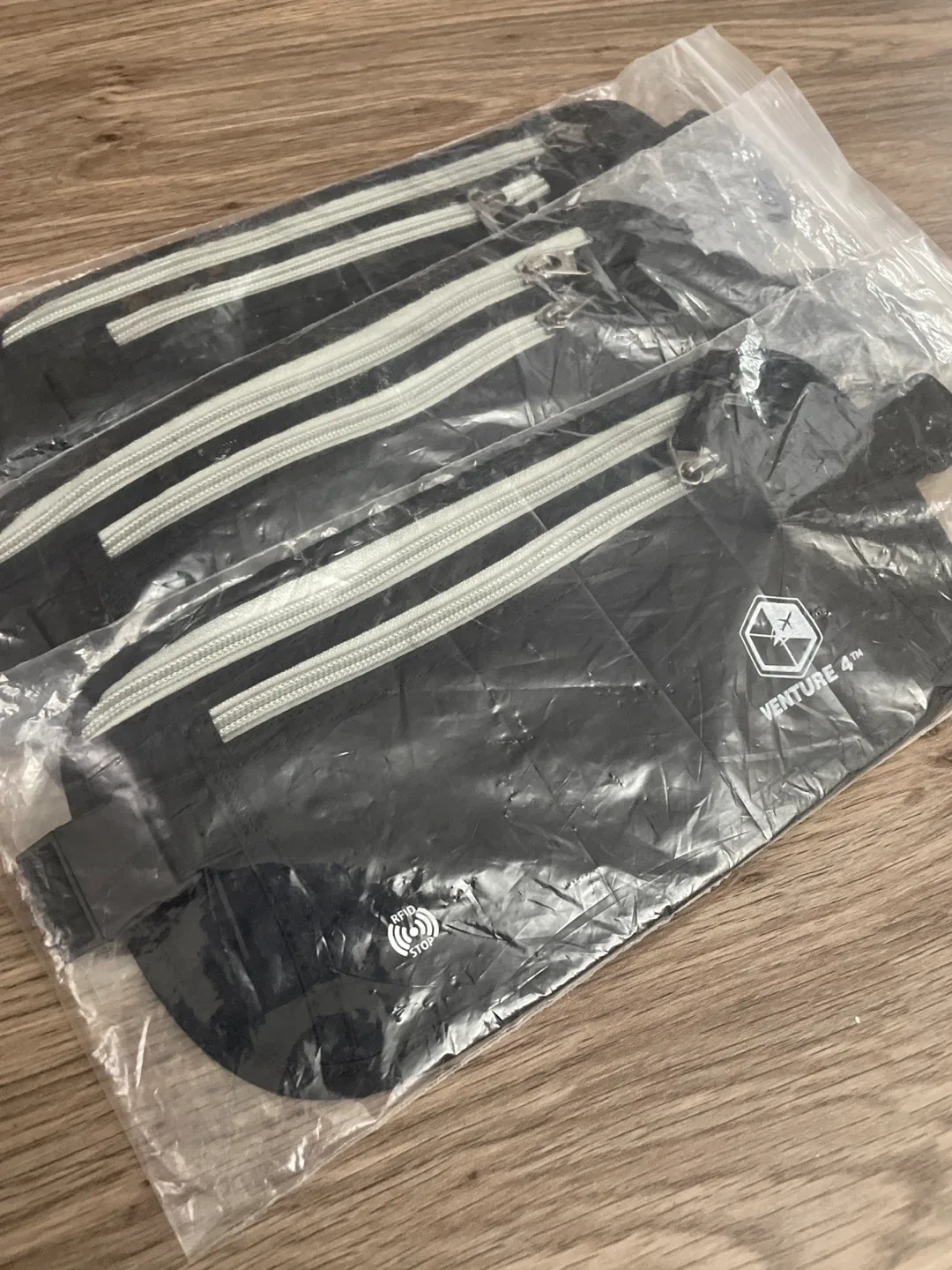 Venture 4th Black Travel Money Belt - New image indicator(5)