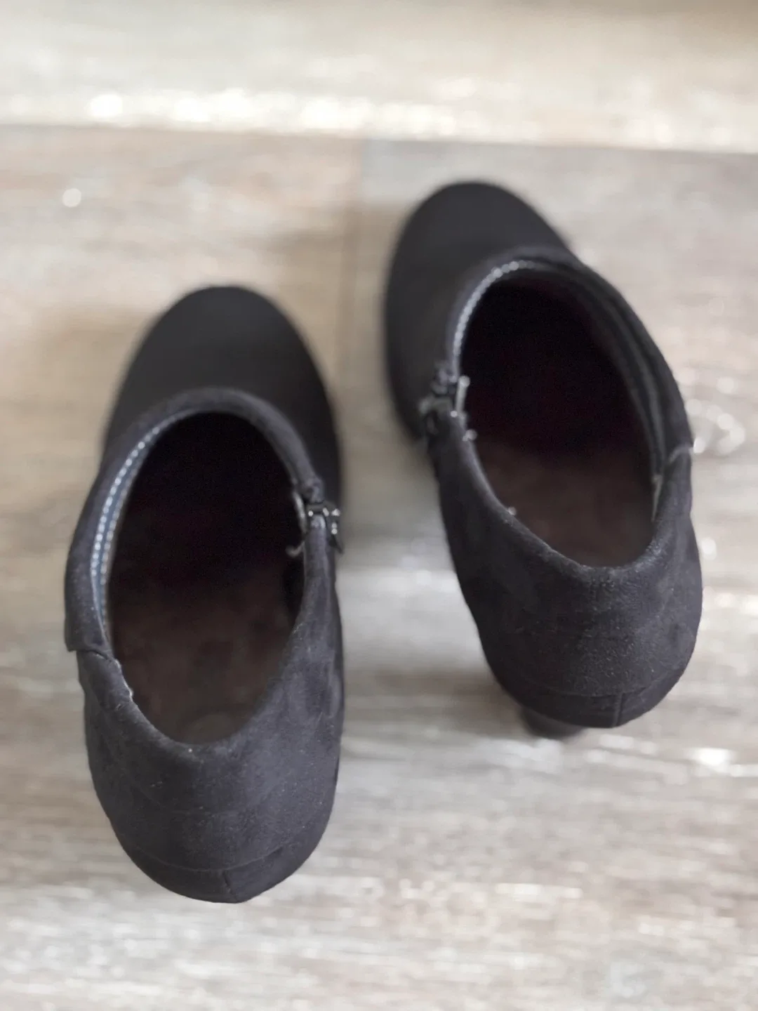 Aerosoles Black Suede Ankle Boots, Size 6 image indicator(4)