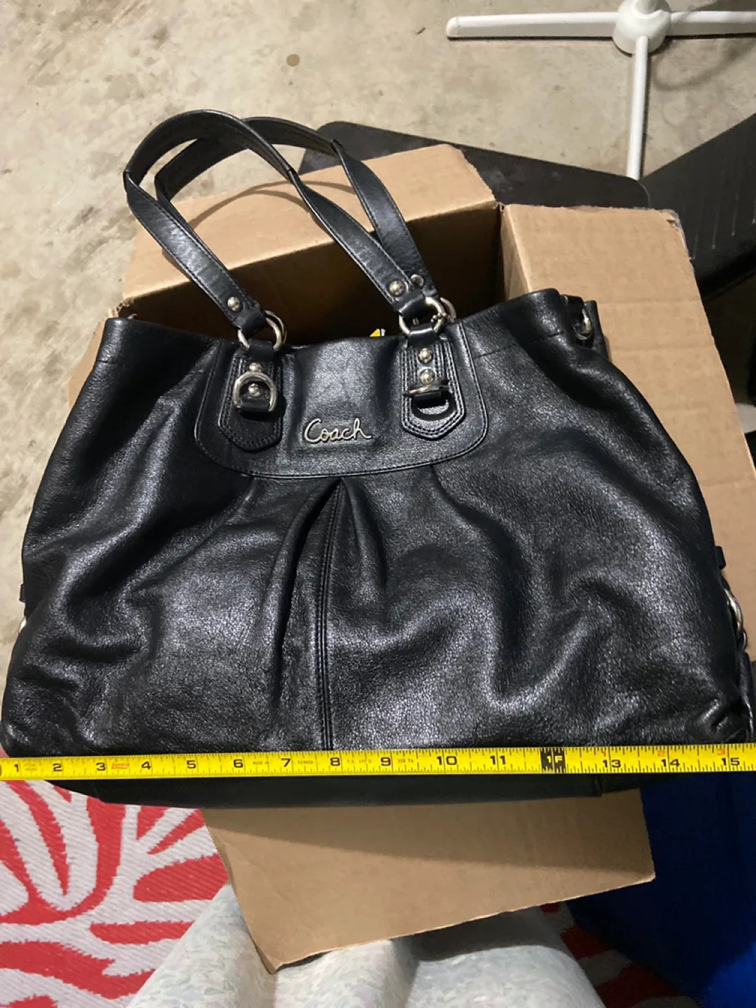 Coach Black Leather Shoulder Bag image indicator(7)