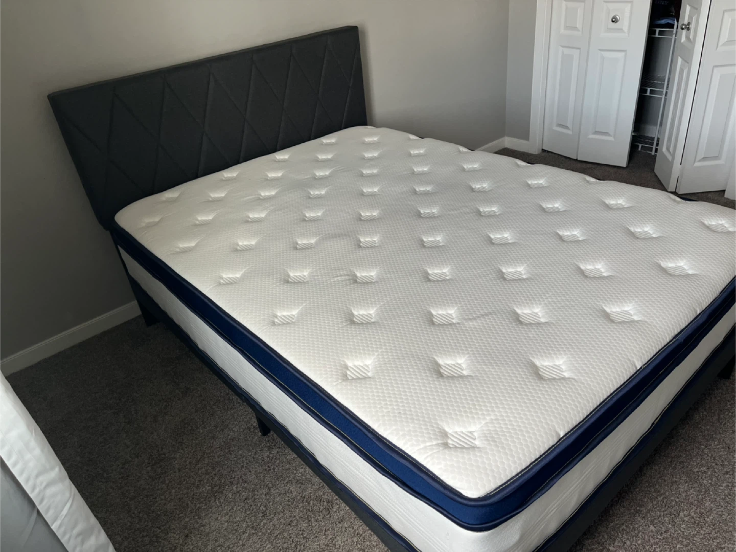 🔥🔥Moving out sale - Double bed frame and mattress 🔥🔥 - photo 2