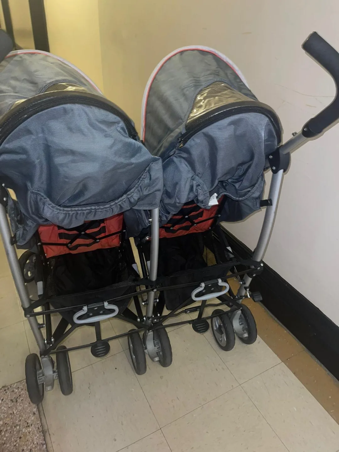 Chicco Double Stroller - Orange & Gray image indicator(6)