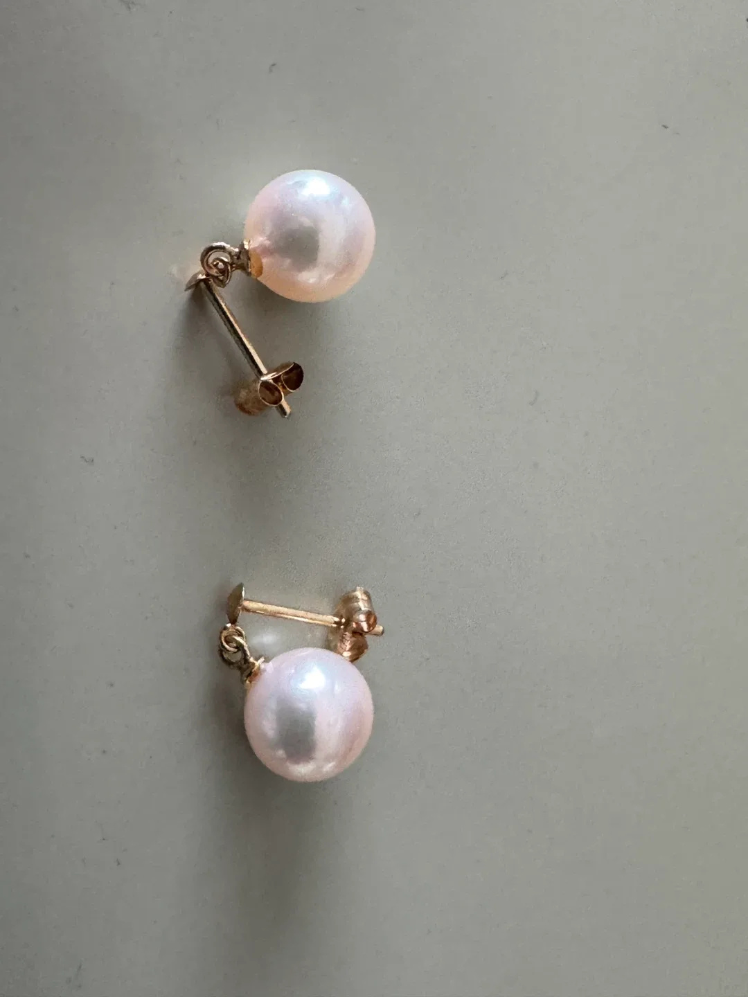 Pearl Stud Earrings thumbnail