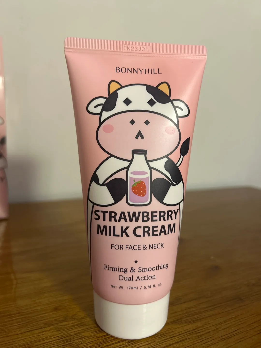 Bonnyhill Strawberry Milk Cream (170ml) image indicator(2)
