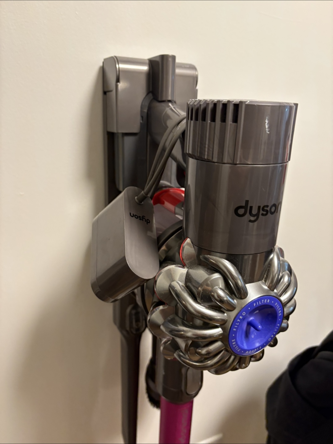 Dyson Vacuum Cleaner - photo 5