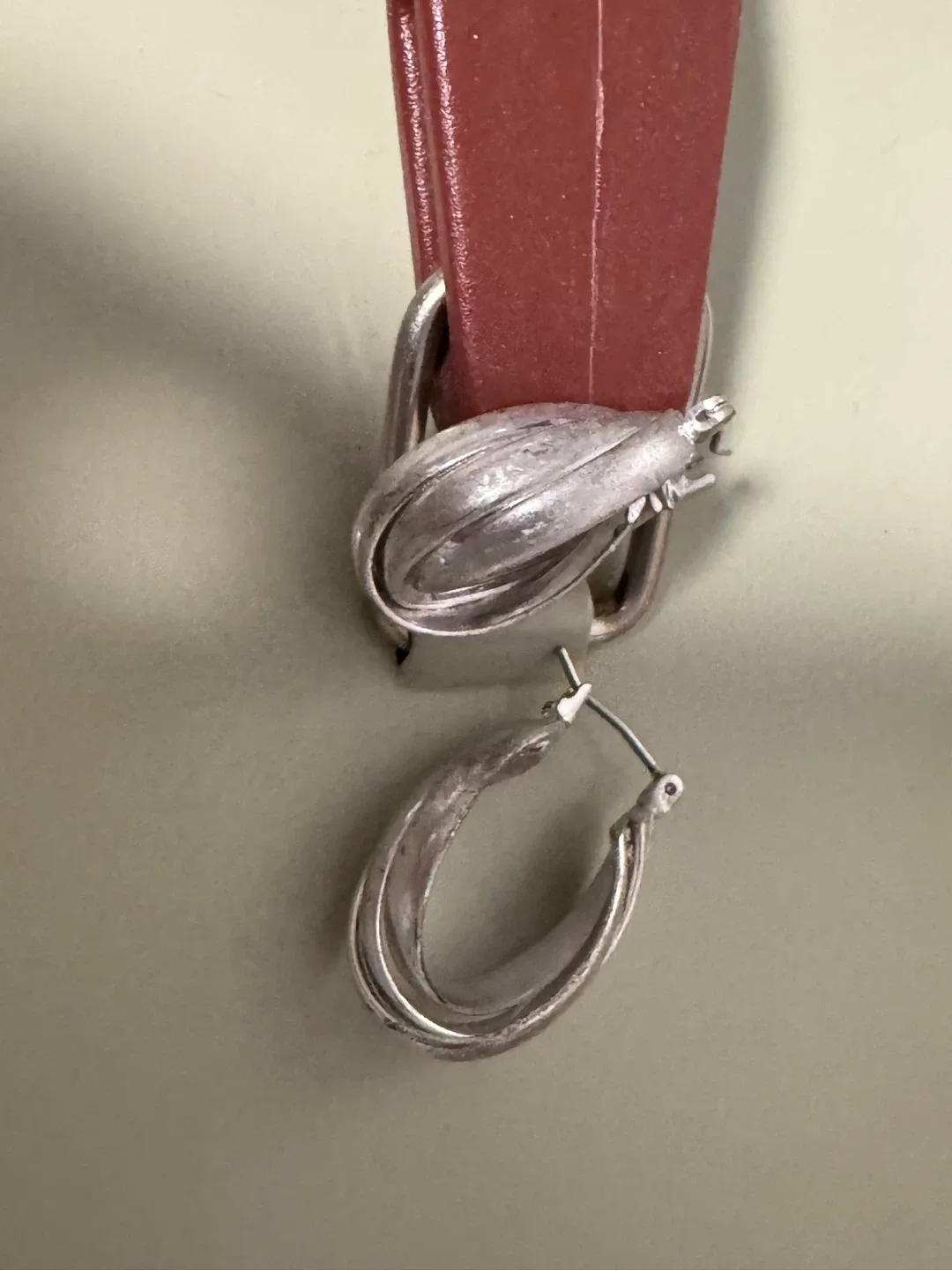 Silver Hoop Earrings image indicator(2)