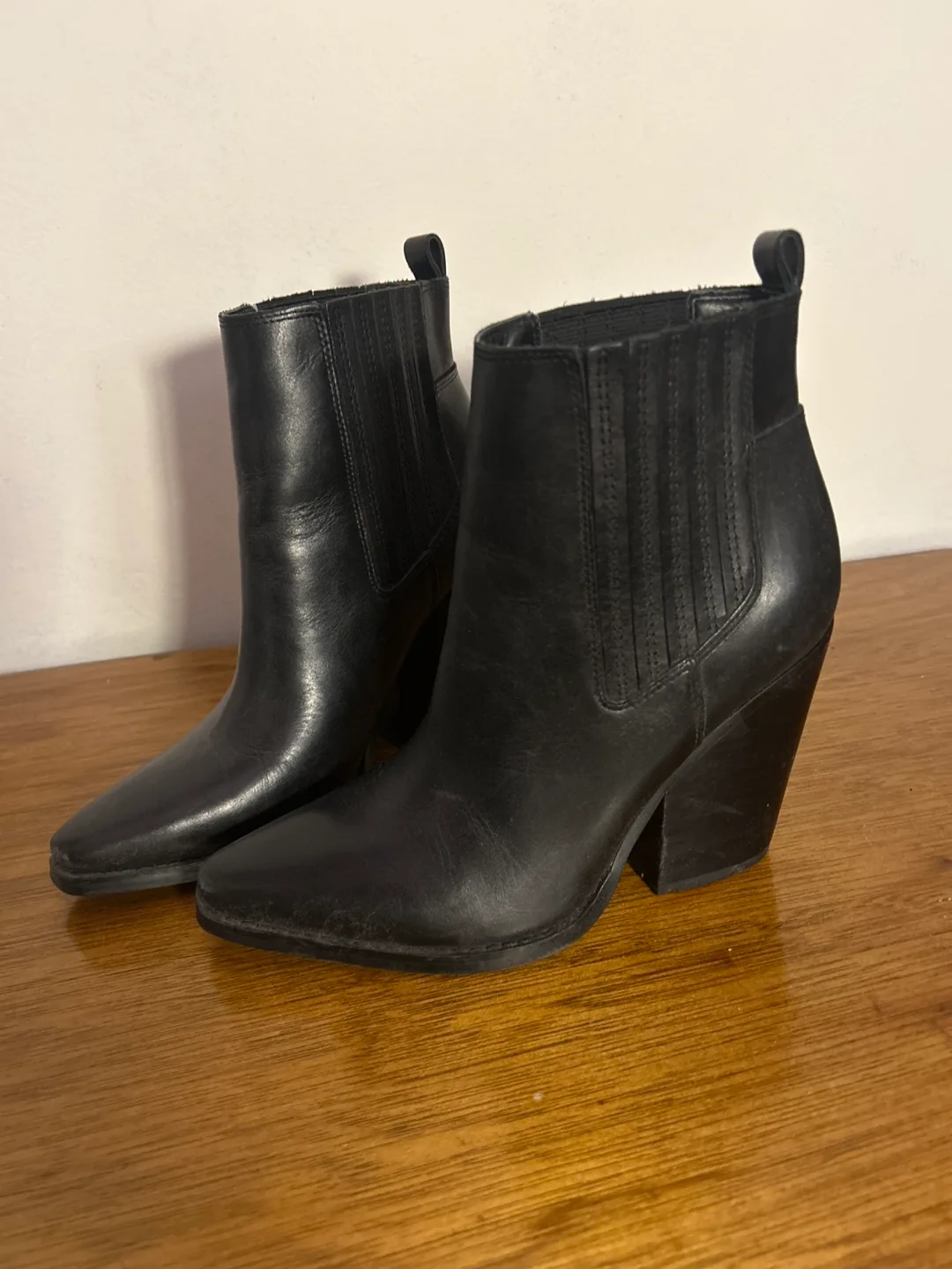 Kendall + Kylie Black Ankle Boots – Size 6 image indicator(2)
