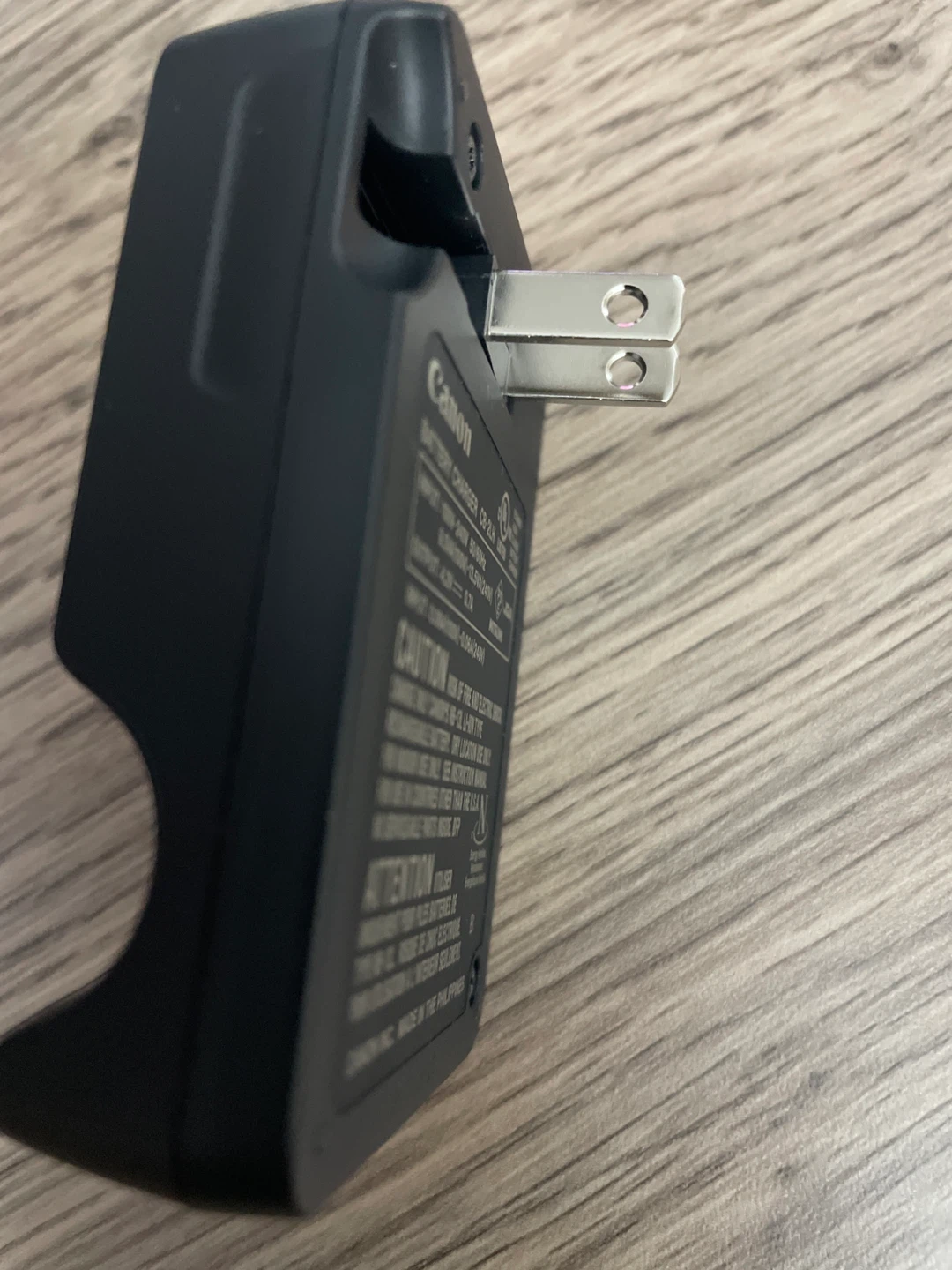 Canon CB-2LH Battery Charger - photo 4