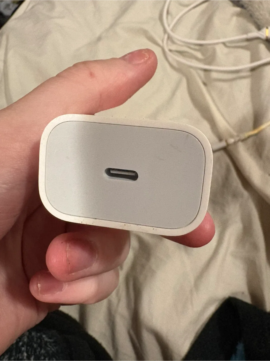 Apple EarPods & Charger image indicator(2)