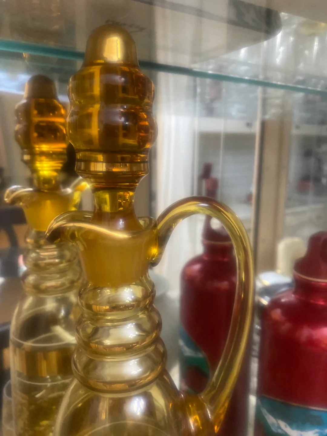 Vintage Gold Glass Decanter Set image indicator(3)