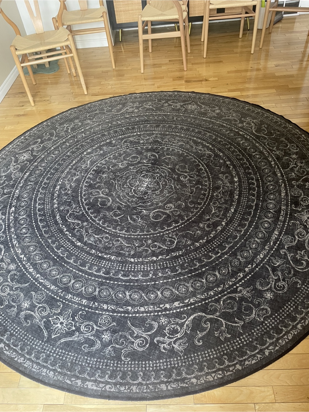 Round Area Rug with mat (8 feet diameter) - photo 2