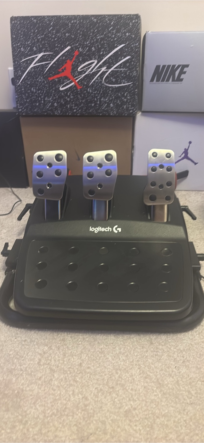 Logitech g920 + Pedals + Pedal Stand - photo 3
