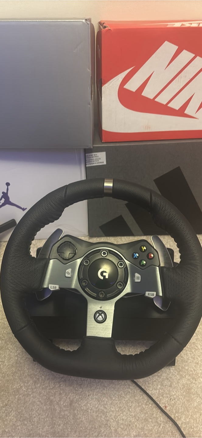 Logitech g920 + Pedals + Pedal Stand