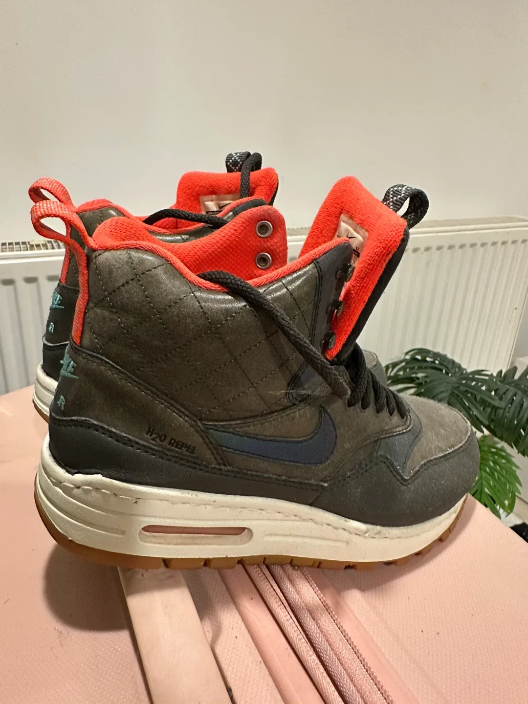 Nike Air Max 1 Sneakerboot - US 7 image indicator(3)