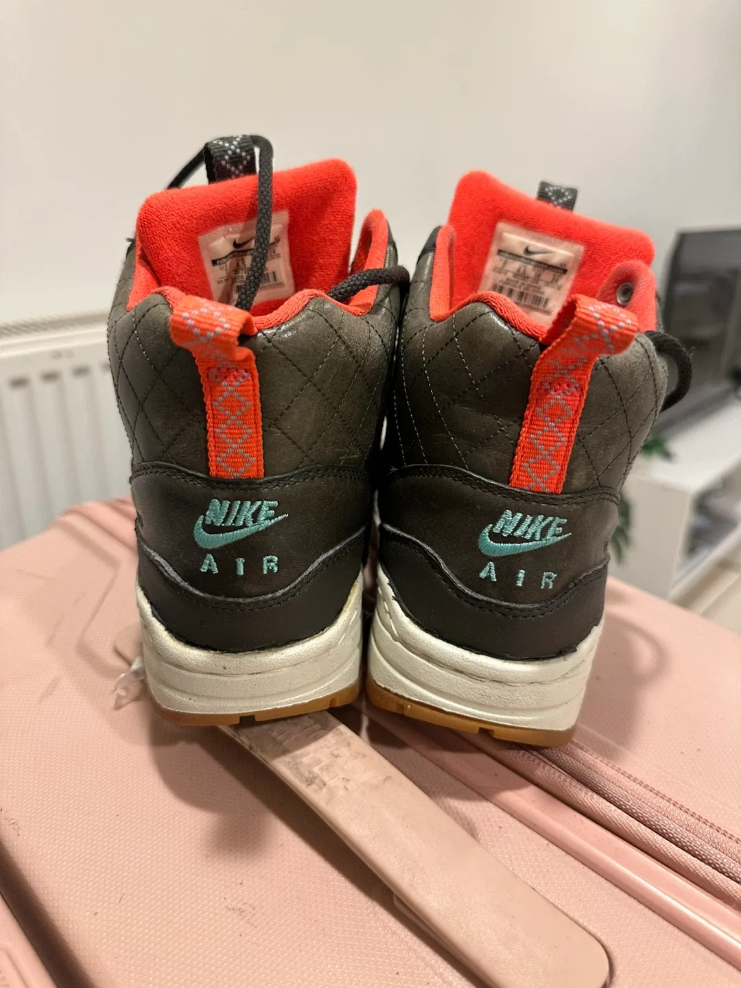 Nike Air Max 1 Sneakerboot - US 7 image indicator(4)