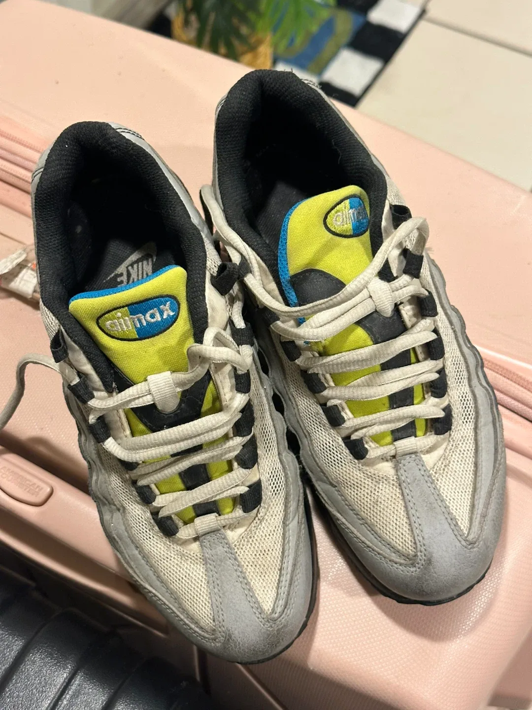 Nike Air Max 95 Sneakers - Size 5 image indicator(7)