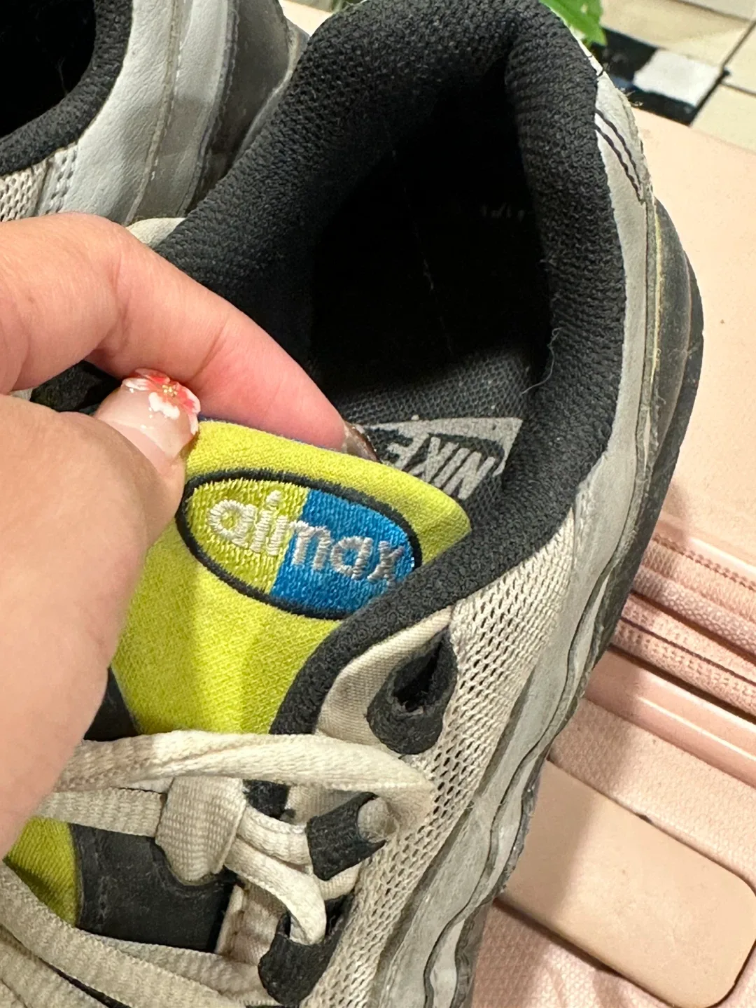 Nike Air Max 95 Sneakers - Size 5 image indicator(8)