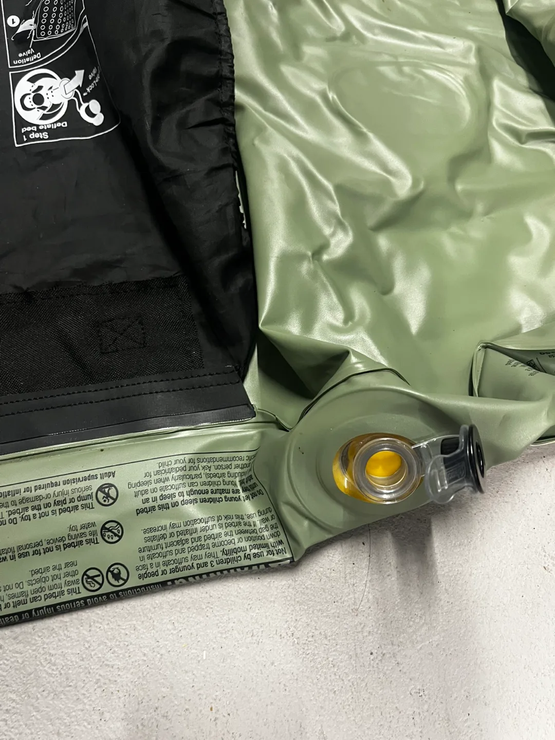 Coleman Queen Size Double-High Airbed image indicator(6)