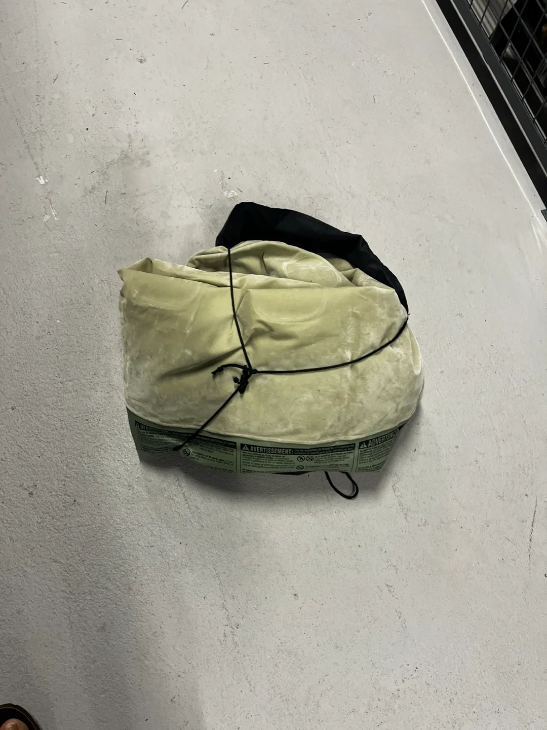 Coleman Queen Size Double-High Airbed image indicator(7)