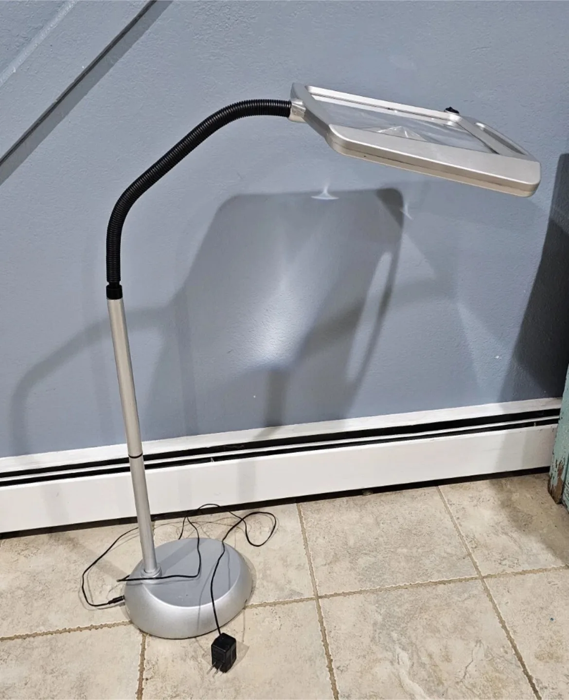 daylight24 402039-05 Full Page Magnifier, Silver image indicator(5)