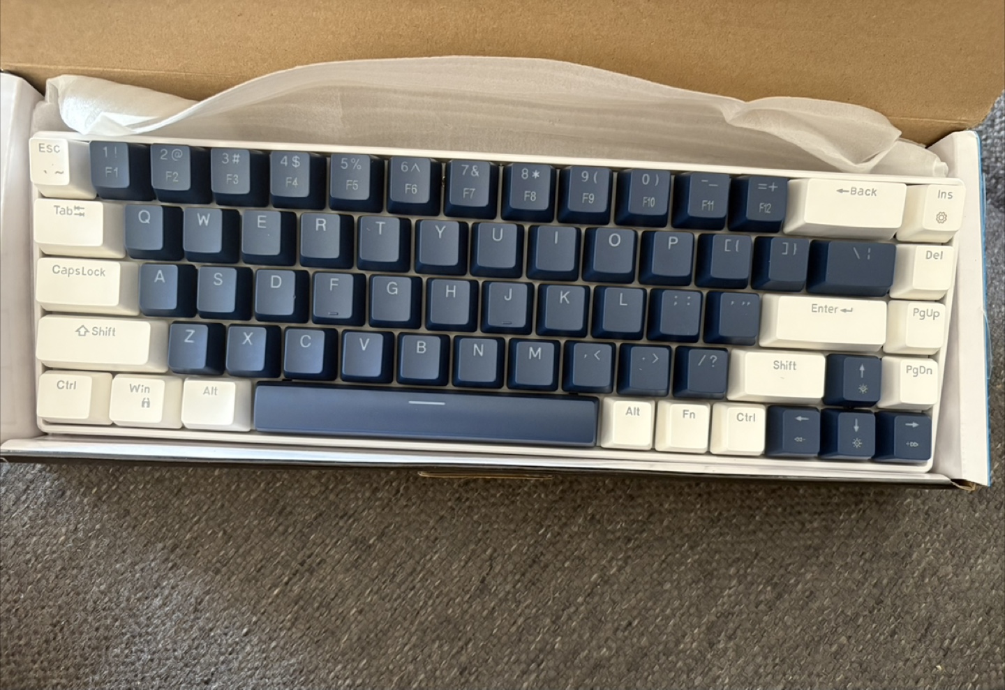 RK ROYAL KLUDGE RK61 Mechanical Keyboard - White/Blue - photo 3