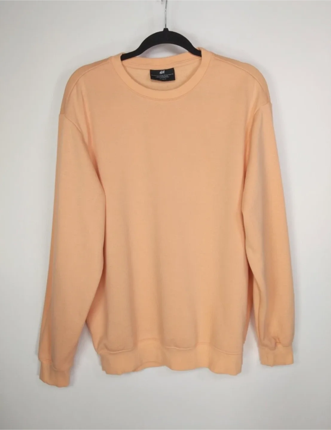 H&M Relaxed Fit Crewneck - Size M - Peach thumbnail