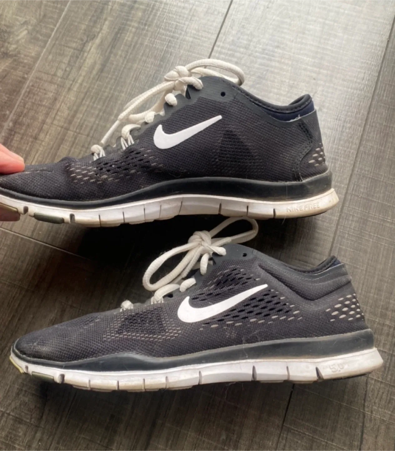 Nike shoes image indicator(2)