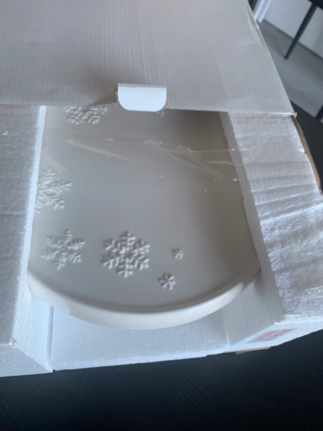 New Lenox Winter Greetings Cake Plate in Box