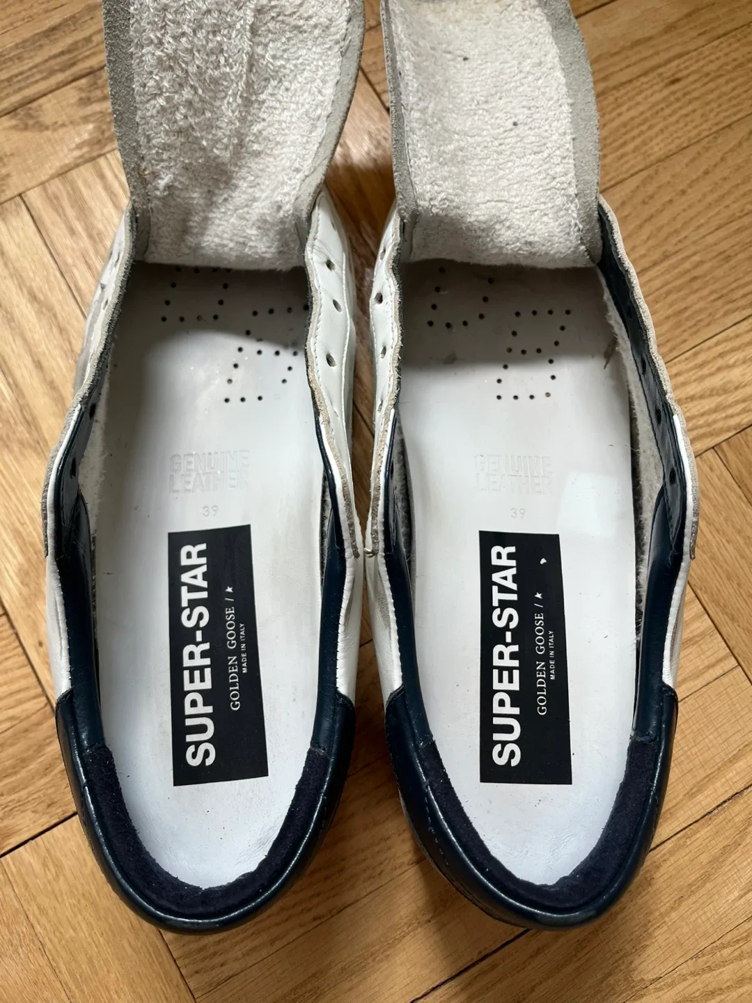 Golden Goose Women’s Sneakers image indicator(4)