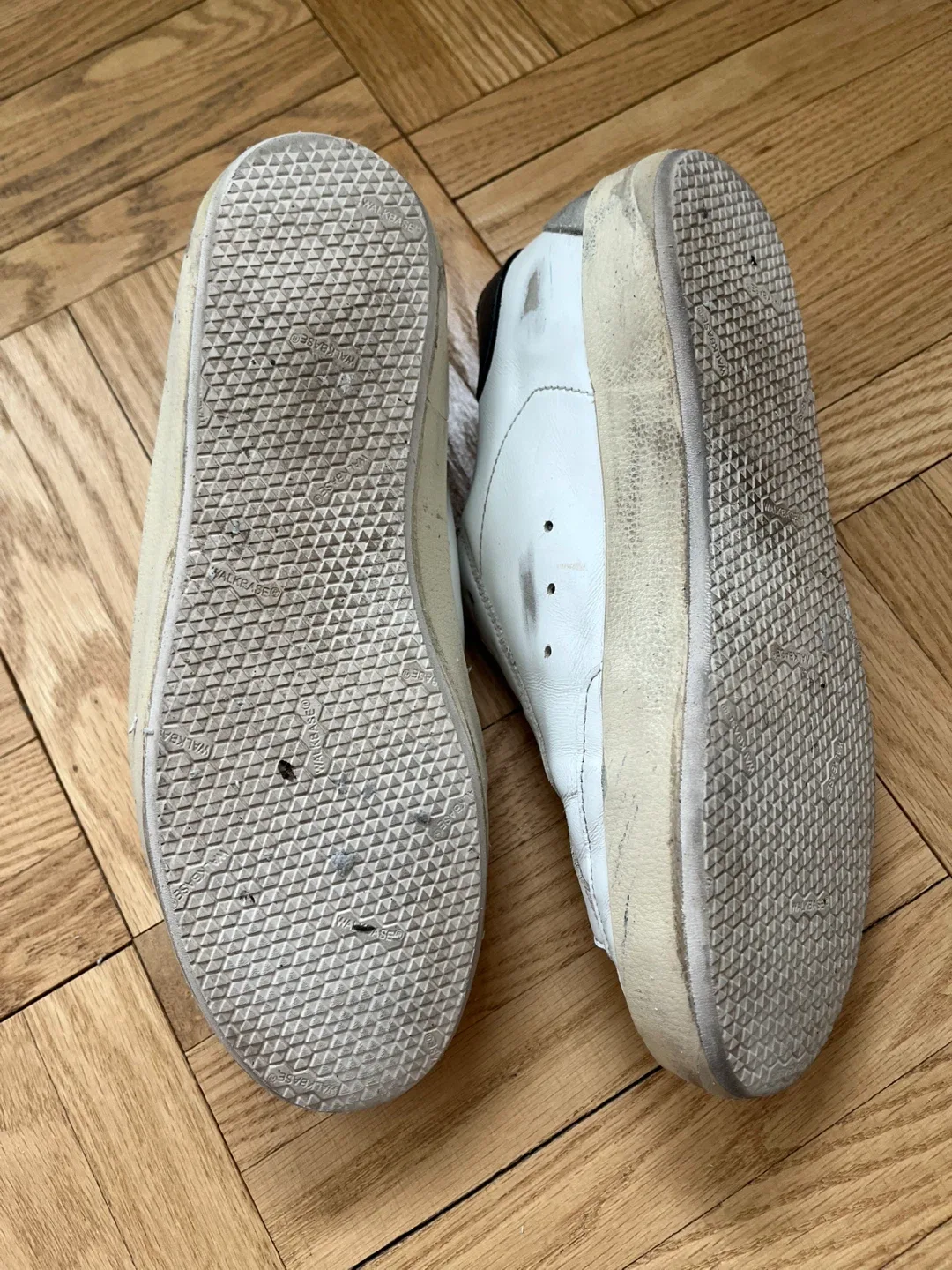 Golden Goose Women’s Sneakers image indicator(3)