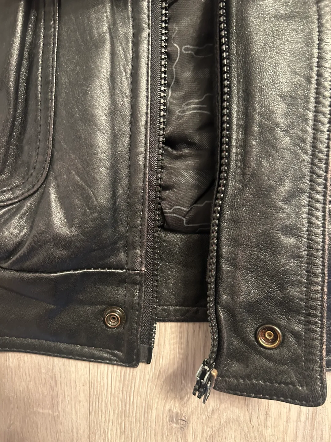 Vintage Boulevard Club Black Leather Jacket image indicator(6)