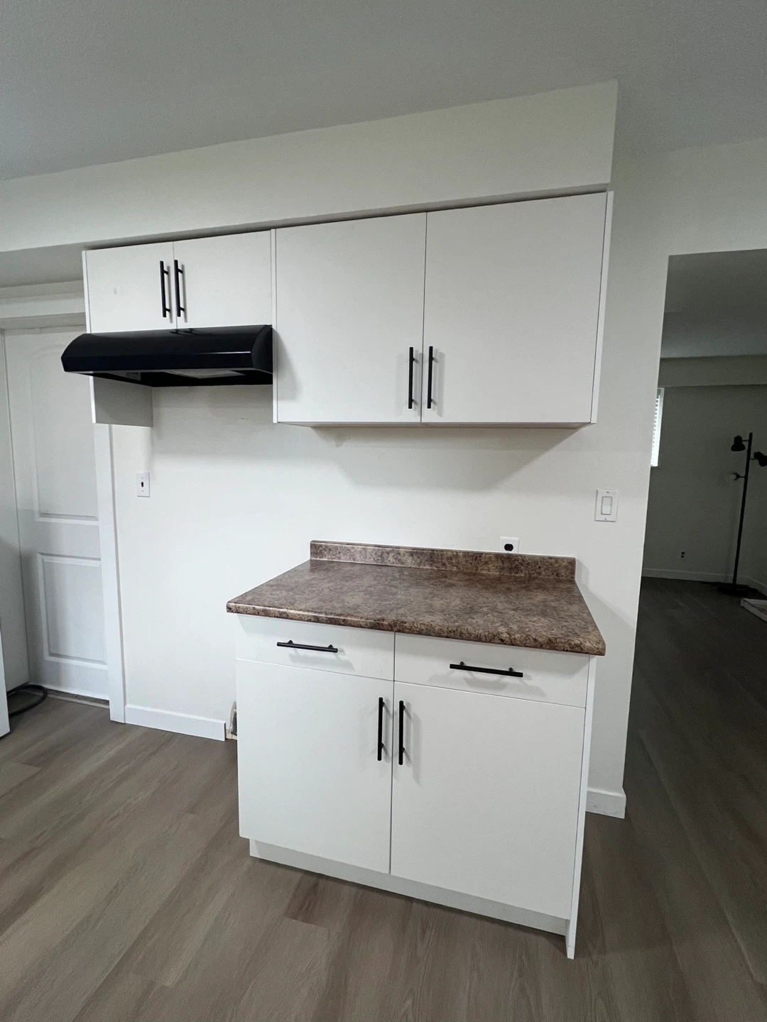 Sept 15 or Oct 1. Move in basement suite Edmonds area - photo 4