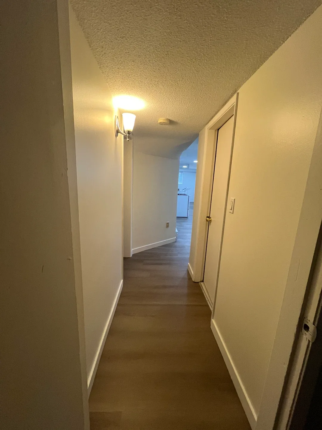 Sept 15 or Oct 1. Move in basement suite Edmonds area image indicator(10)
