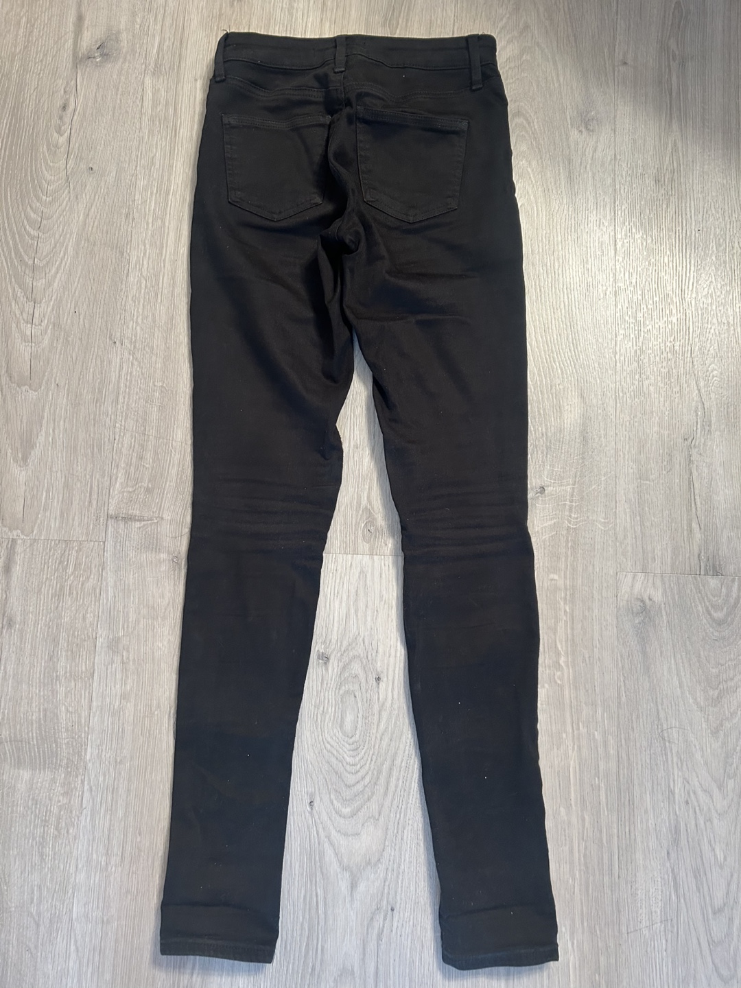 Uniqlo Black Skinny Tapered Jeans - photo 2