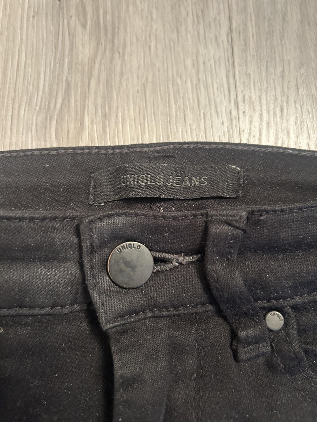 Uniqlo Black Skinny Tapered Jeans - photo 3