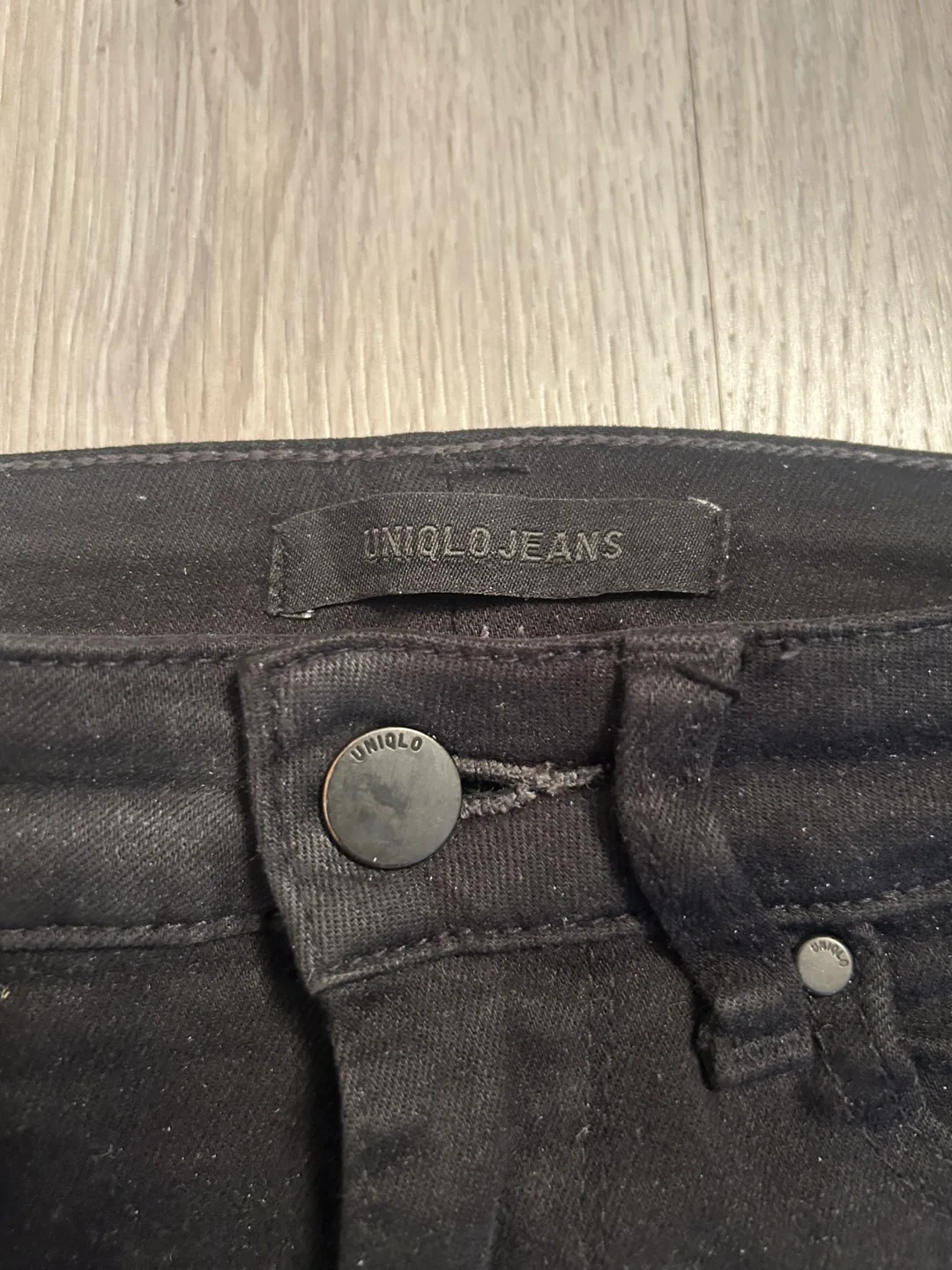 Uniqlo Black Skinny Tapered Jeans image indicator(3)