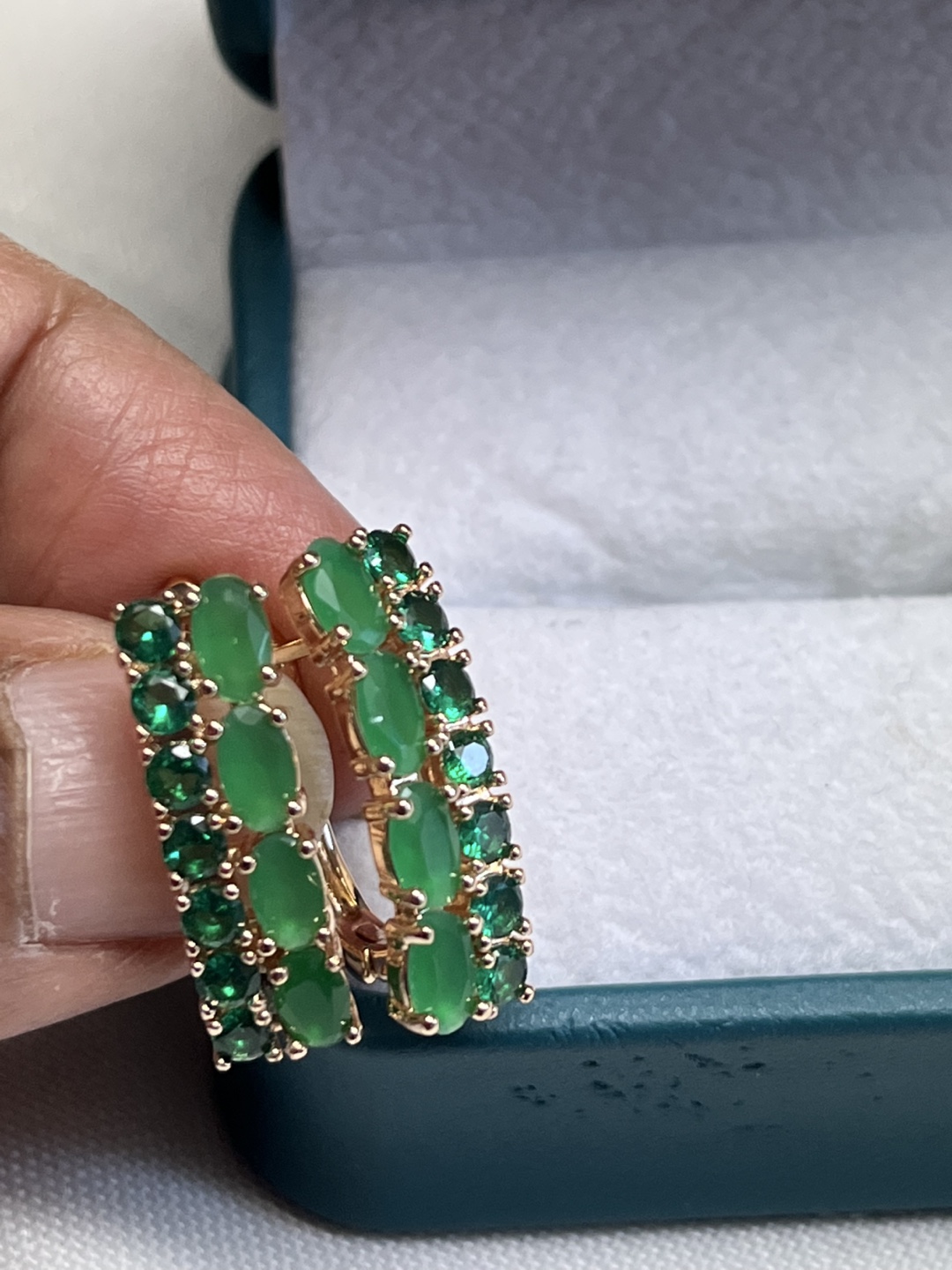 14k stimulated jade oval stone earrings - photo 2