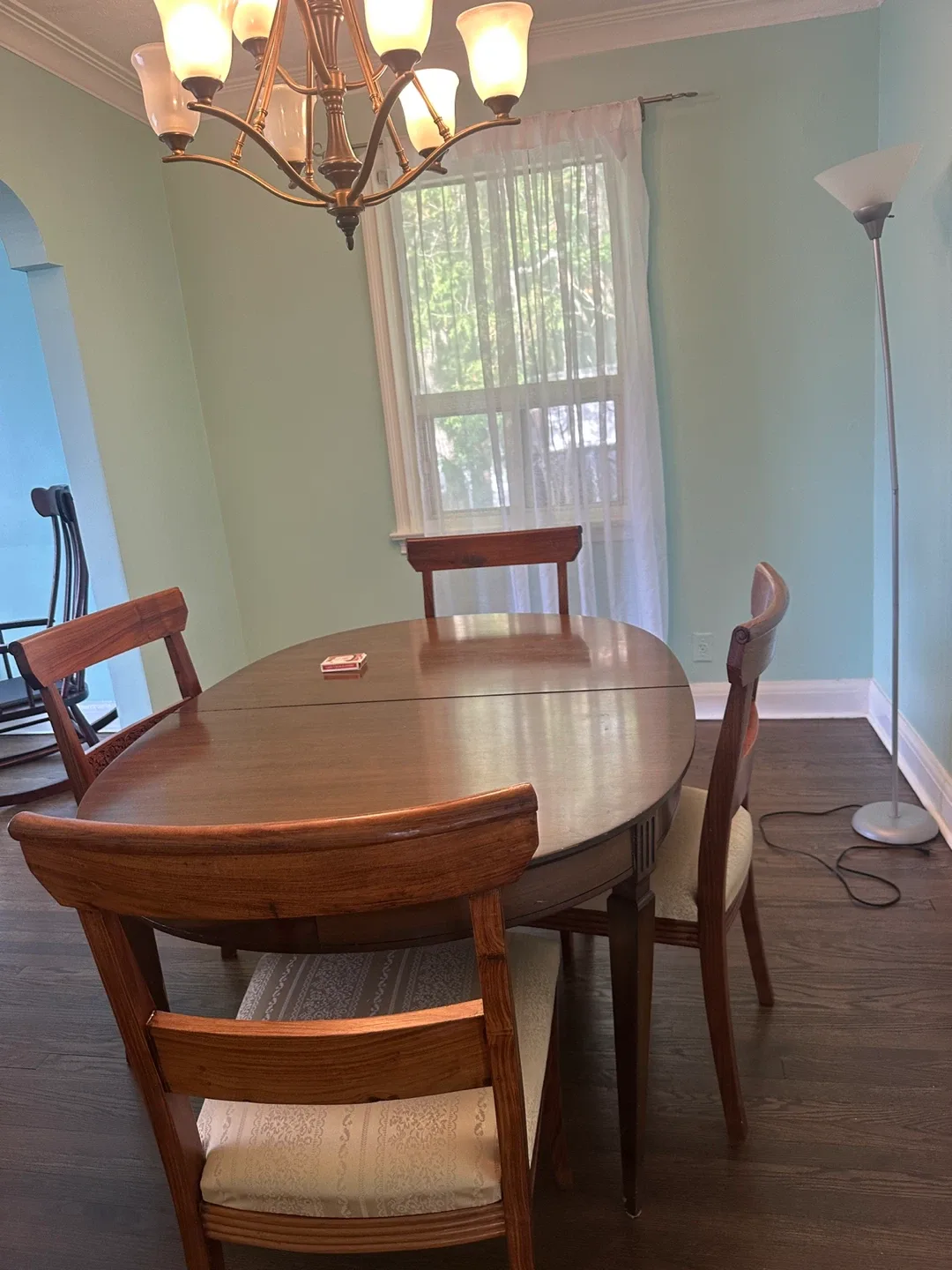 Dining table with 4 chairs thumbnail