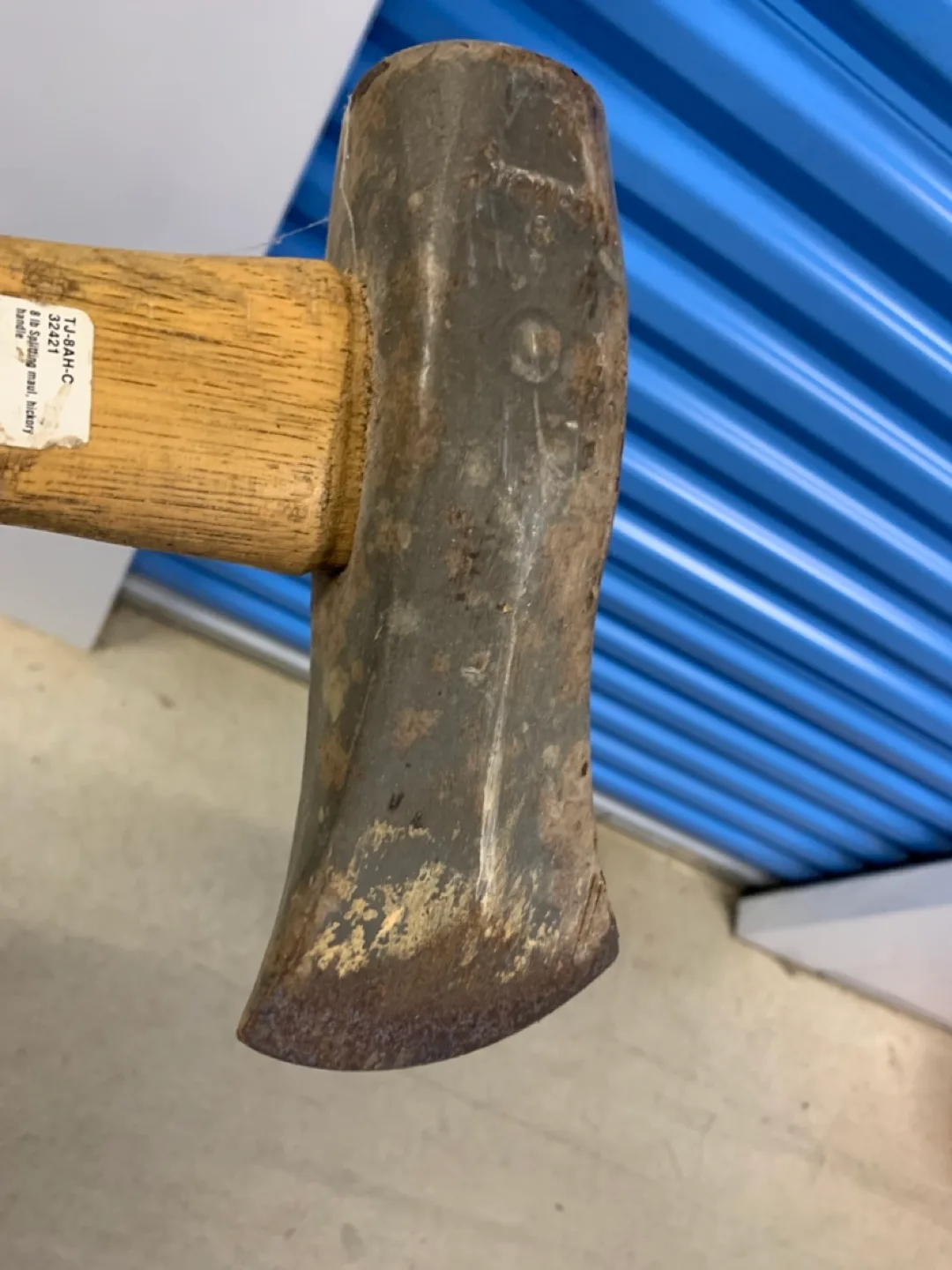 8 lb Splitting Maul with Hickory Handle image indicator(4)