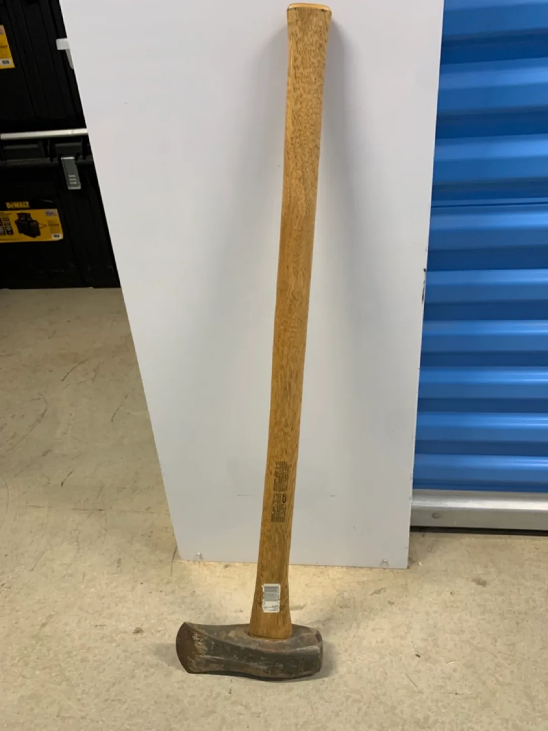 8 lb Splitting Maul with Hickory Handle image indicator(2)