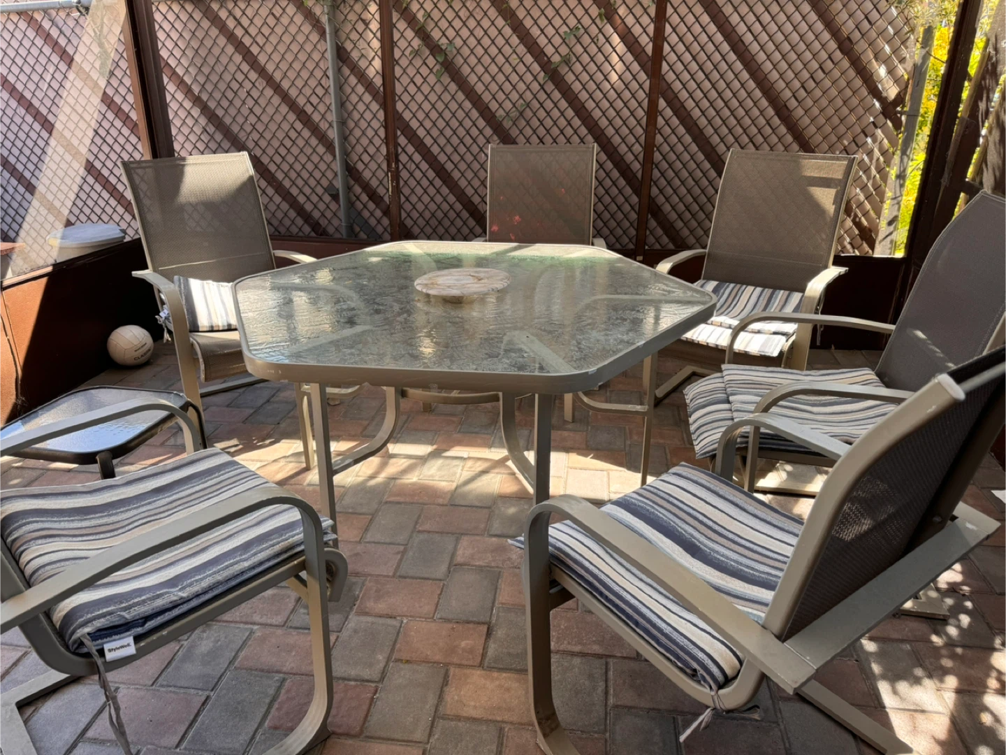 Outdoor Patio Set - Table with 6 Chairs