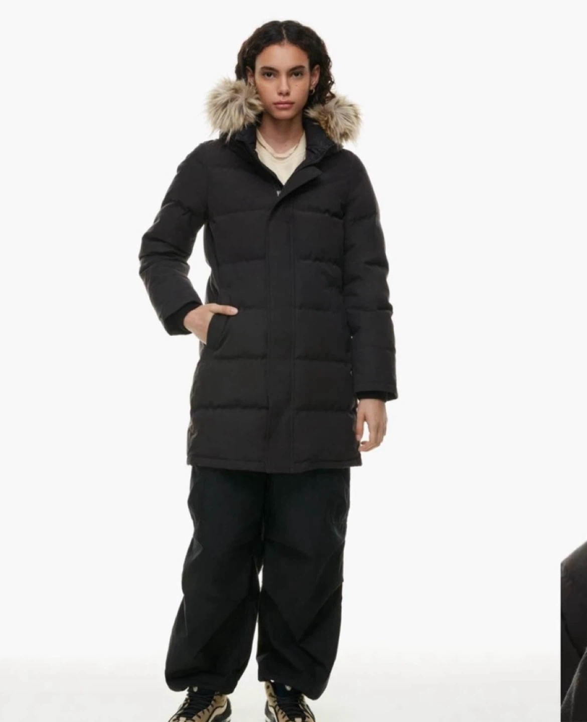 Aritzia - TNA THE POWDER PARKA  - Size Small (Black)